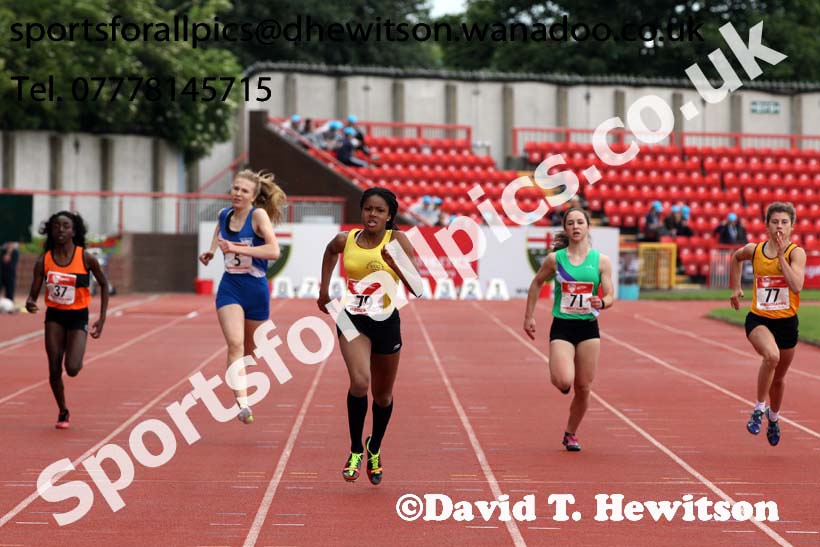 Inter girls 300 metres, English Schools Track and Field. Photo: David T. Hewitson/Sports for All Pics